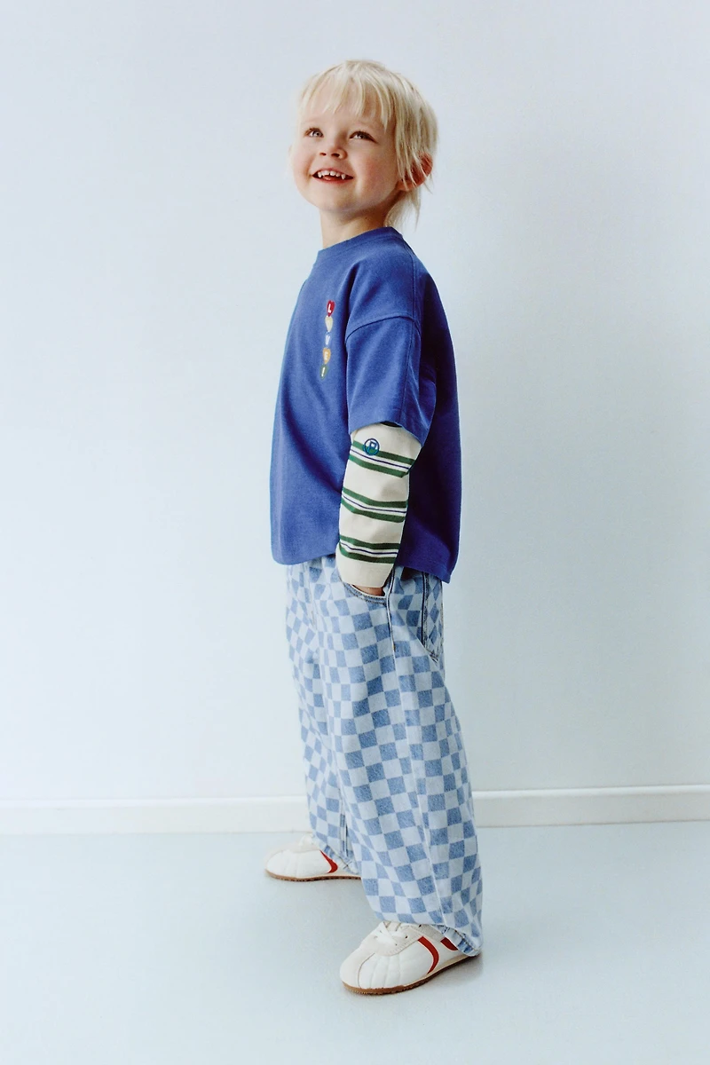 EMBROIDERED TEXT PATCH T-SHIRT