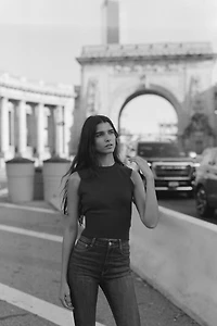 SLEEVELESS KNIT TOP