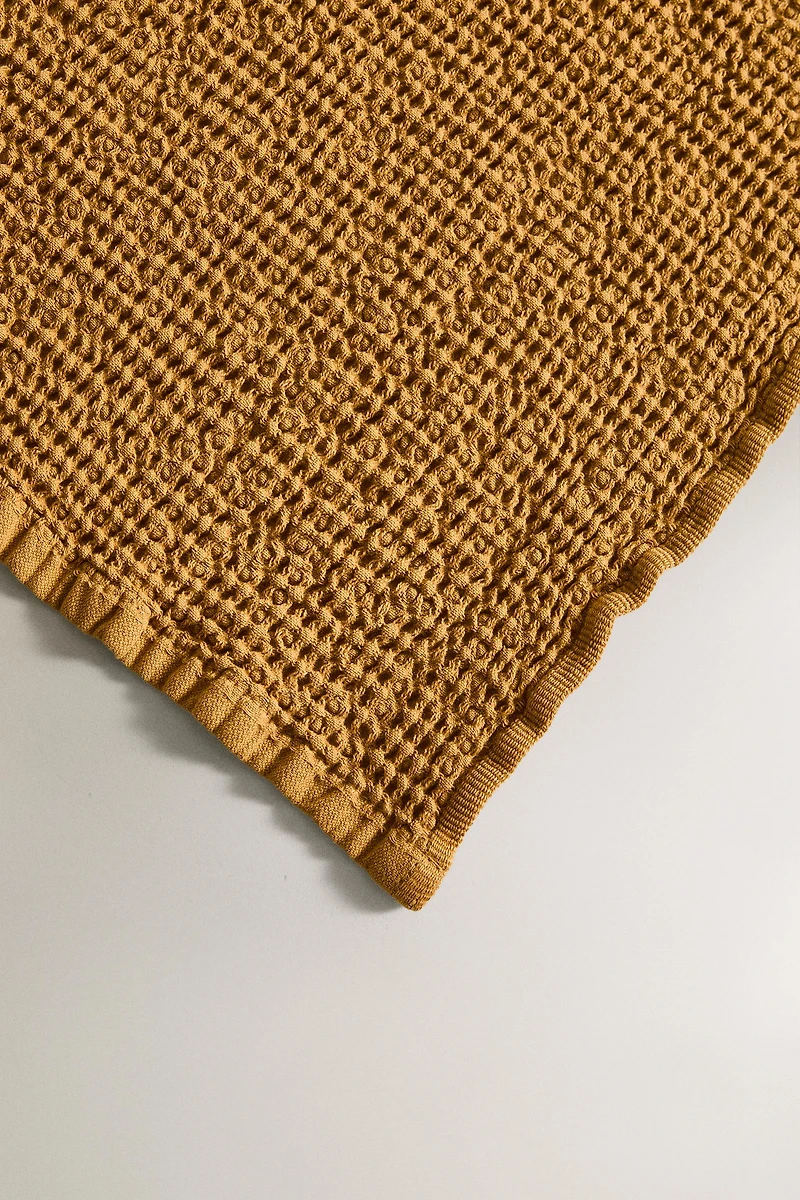 MINI WAFFLE-KNIT BATH TOWEL