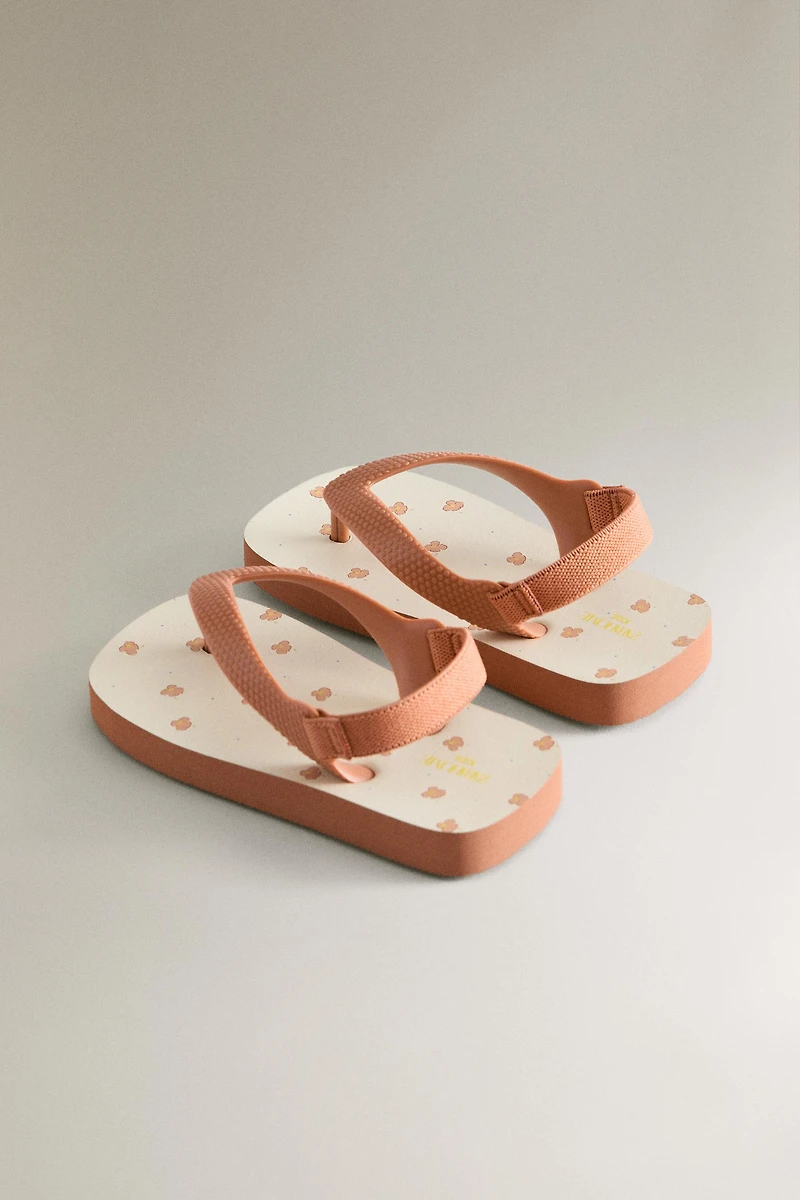 KIDS’ TOE SANDALS