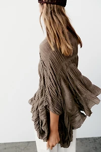 TEXTURED CAPE TOP