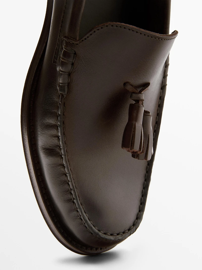 Soft oiled leather loafers with tassels