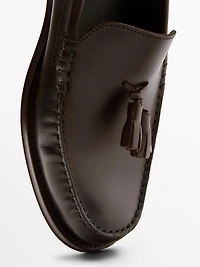 Soft oiled leather loafers with tassels
