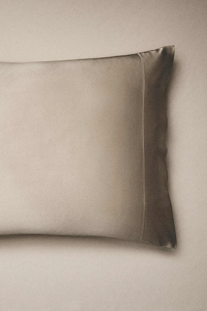 MULBERRY SILK PILLOWCASE