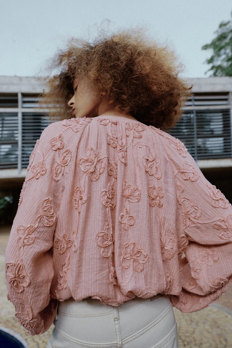 OVERSIZED TEXTURED FLORAL JACKET