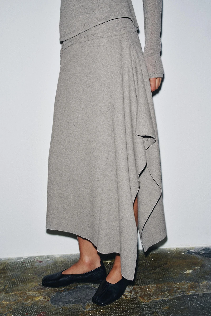 ASYMMETRIC MIDI SKIRT