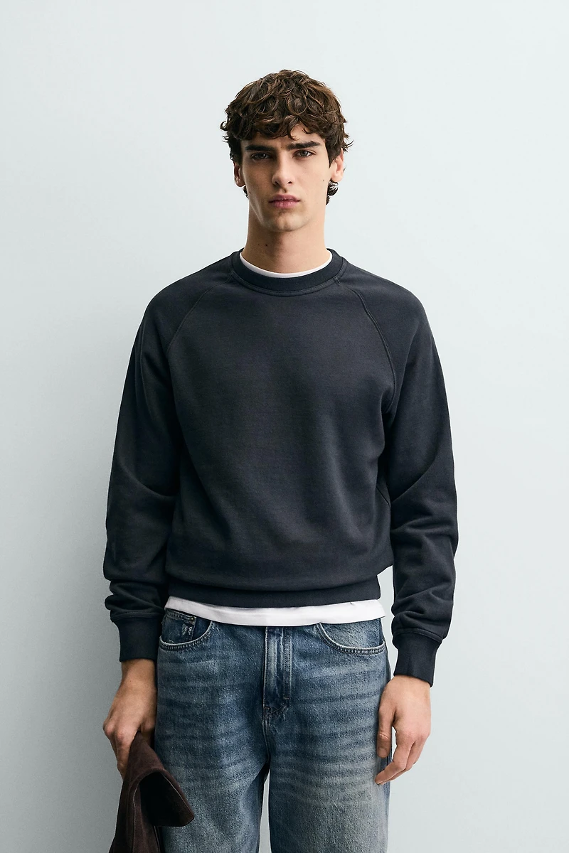 BASIC WASHED CREWNECK SWEATSHIRT