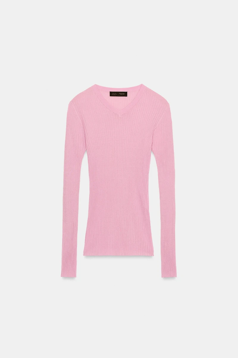 RIBBED KNIT SWEATER