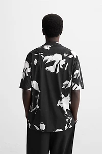 CHEMISE ÉLASTIQUE À IMPRIMÉ ABSTRAIT