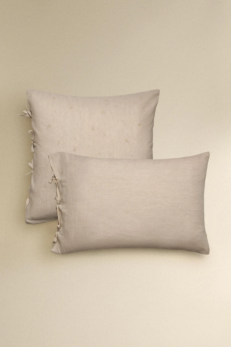 CHILDREN'S LINEN PILLOWCASE WITH FLORAL EMBROIDERY