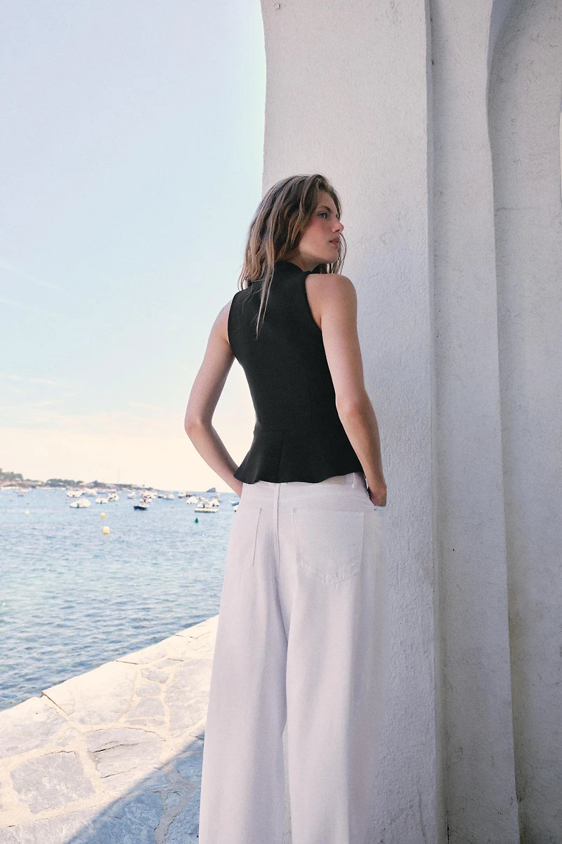 PEPLUM FROG CLASP TOP