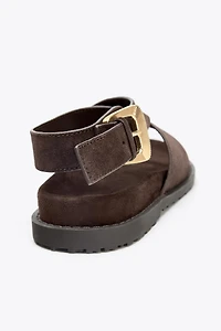 SUEDE TOE LOOP BUCKLE SANDALS