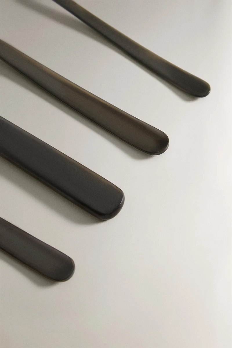 ENSEMBLE COUVERTS 4 PIÈCES ACIER NOIR