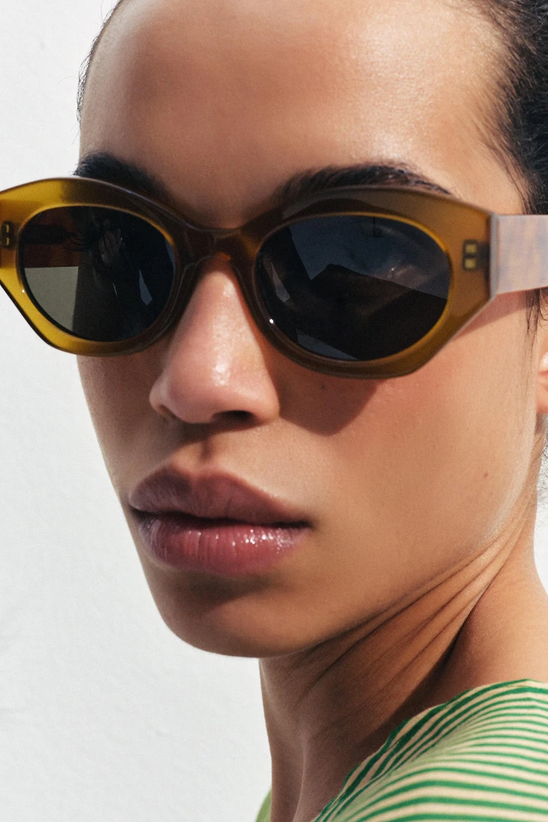 OVAL SUNGLASSES