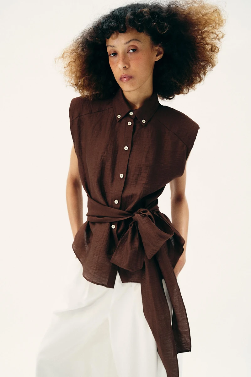 LINEN BELTED SHOULDER PAD TOP