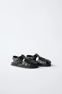 STRAPPY FISHERMAN SANDALS