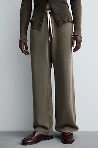 TEXTURED KNIT PANTS