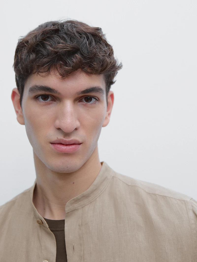 Slim fit stand collar shirt