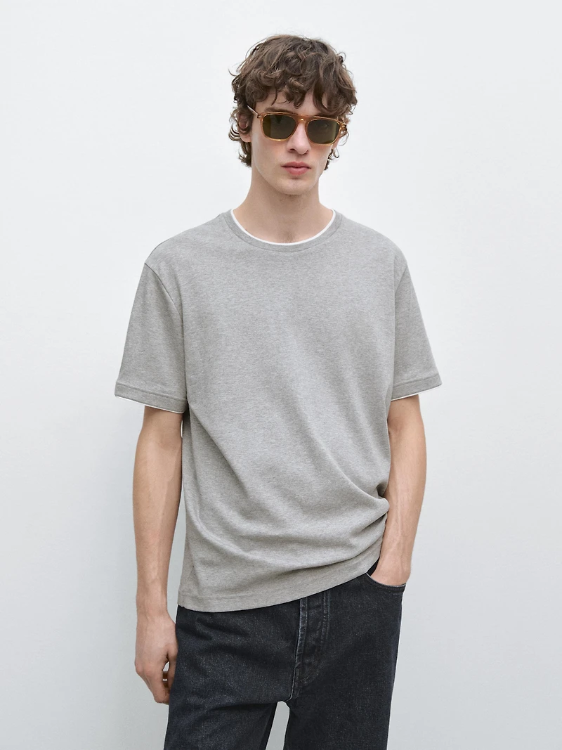 100% cotton T-shirt with contrast detail