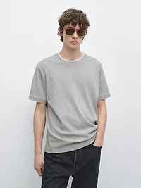 100% cotton T-shirt with contrast detail