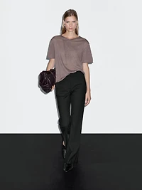 Short sleeve T-shirt with asymmetric fastening