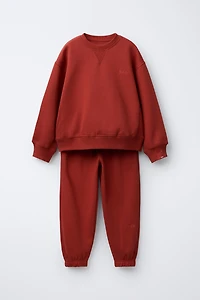 EMBROIDERED SWEATSHIRT AND JOGGER PANTS SET