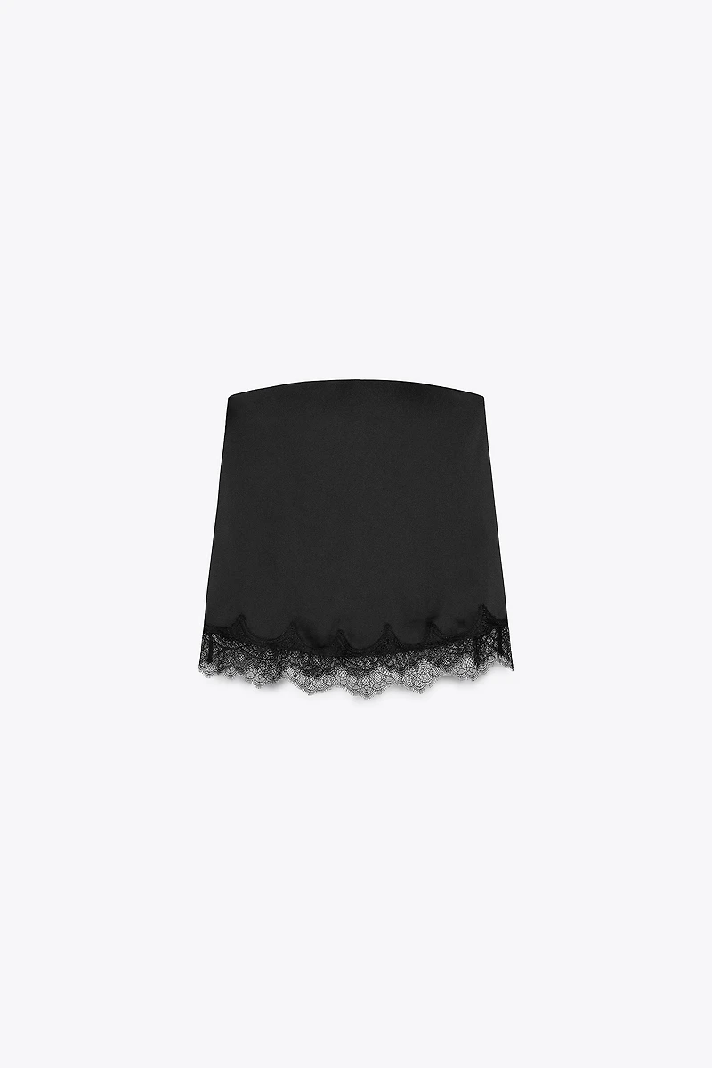 SATIN EFFECT LACE TOP