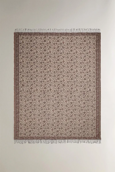FLORAL JACQUARD BLANKET