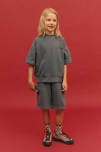 SHORT SLEEVE SWEATSHIRT AND CARGO BERMUDA SET