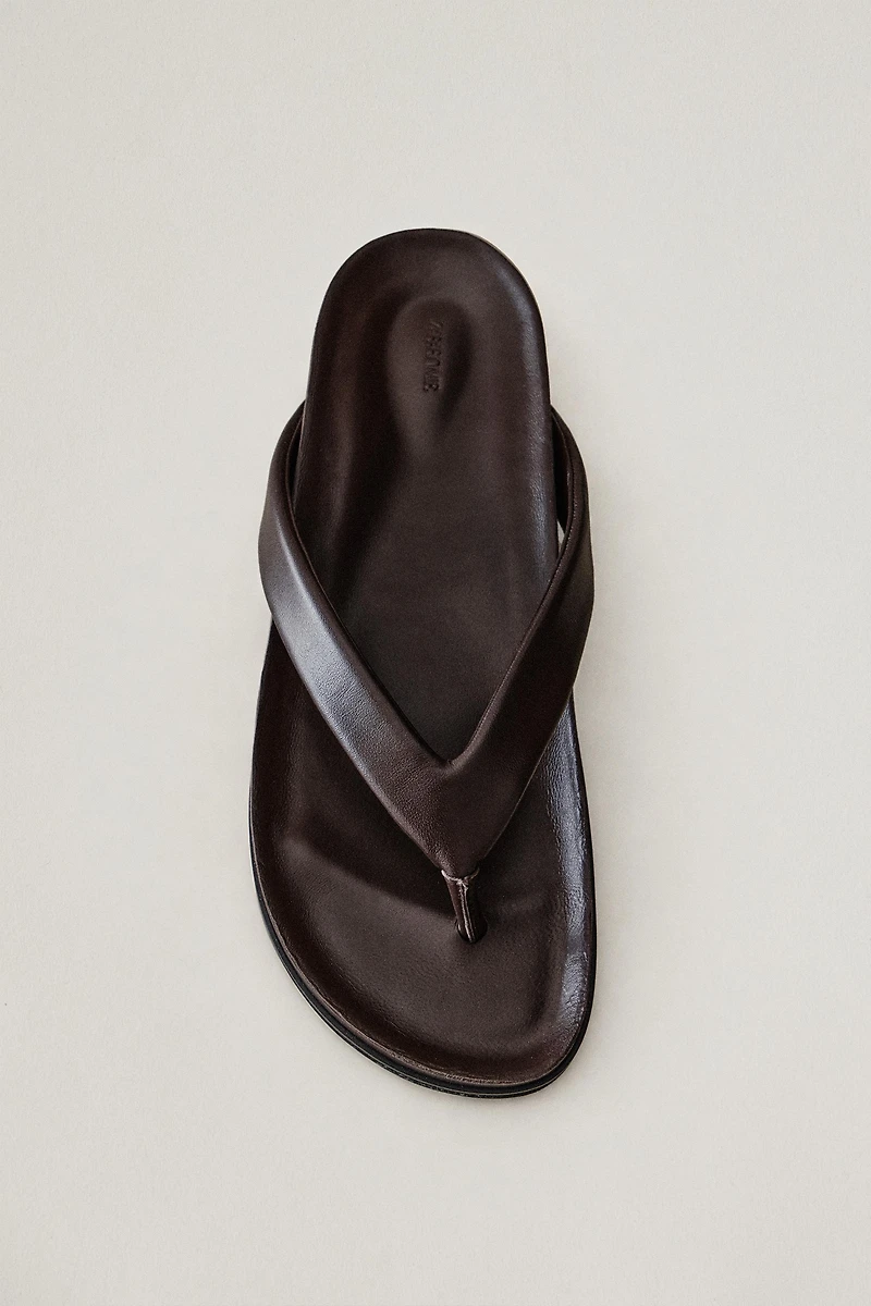 LEATHER STRAPPY SANDALS