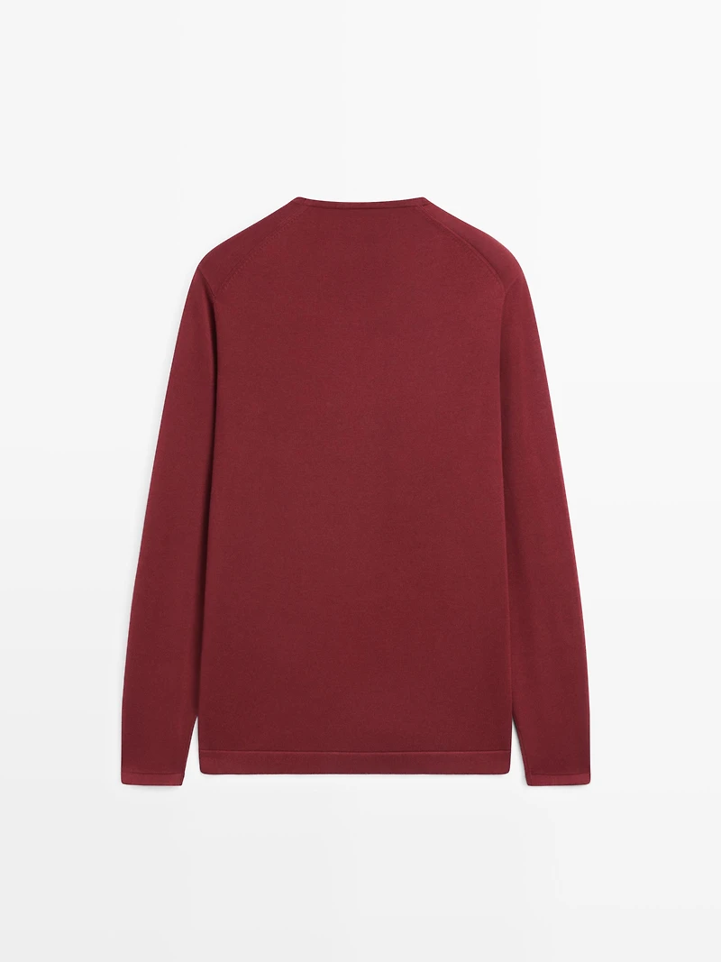 Cotton knit crew neck sweater