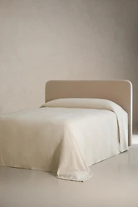 TEXTURED BEDSPREAD