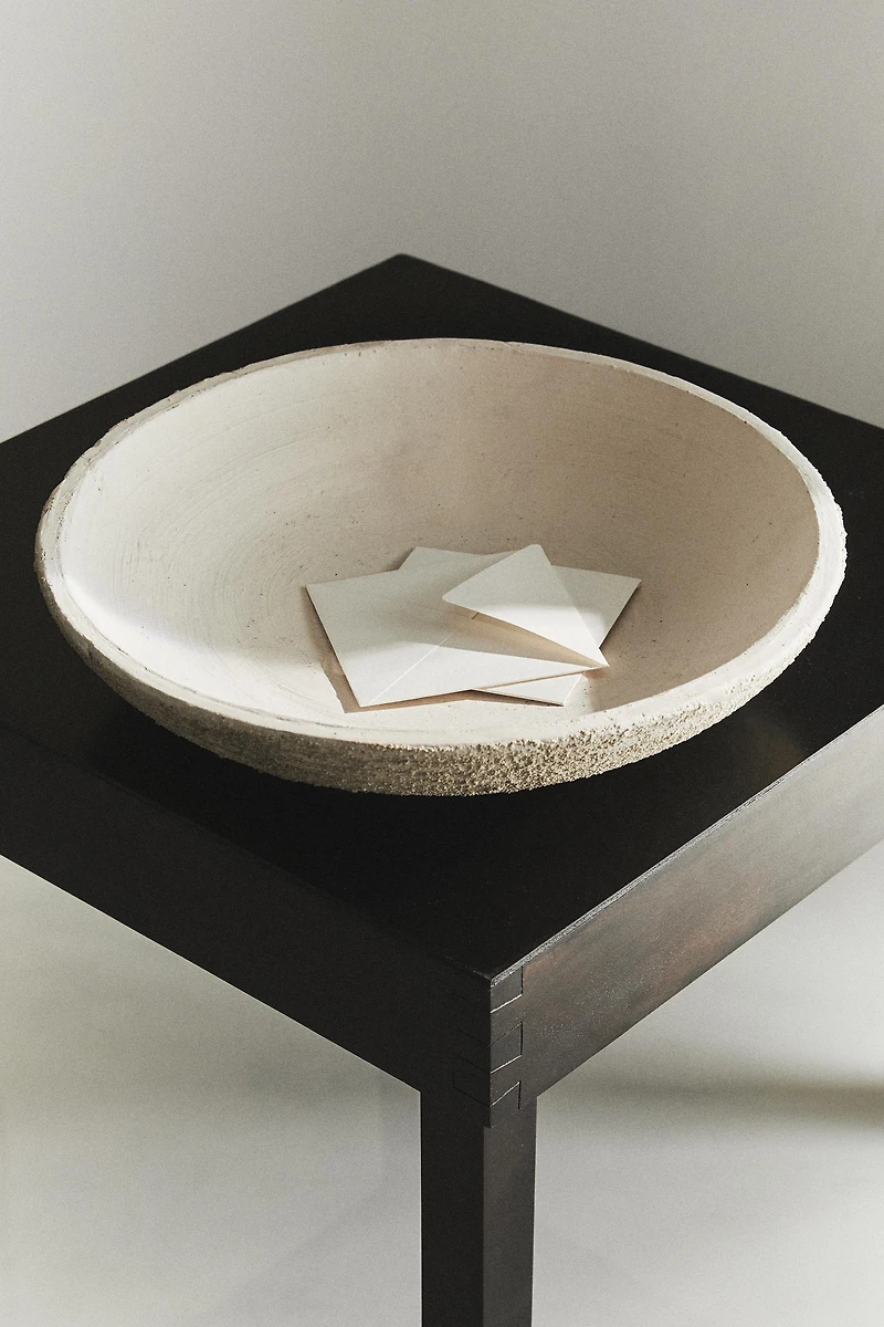 ROUGH-TEXTURE CERAMIC TRAY