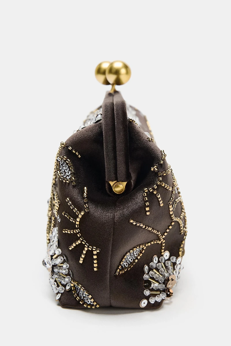 APPLIQUÉ CLUTCH BAG