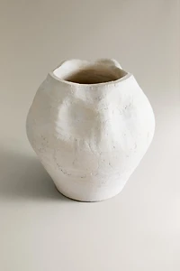 VASE EN CÉRAMIQUE IRRÉGULIÈRE