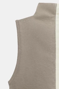 HALTER SLEEVELESS TOP