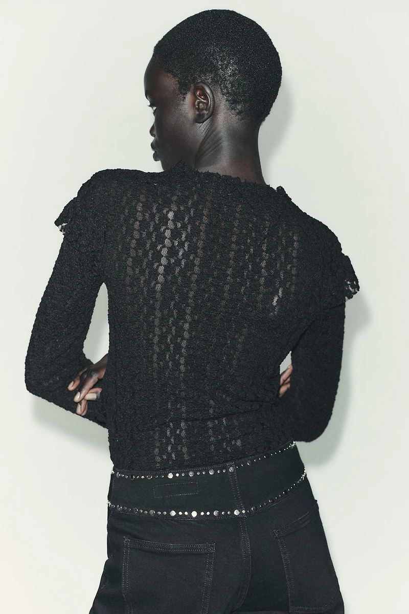 RUFFLED LACE TOP