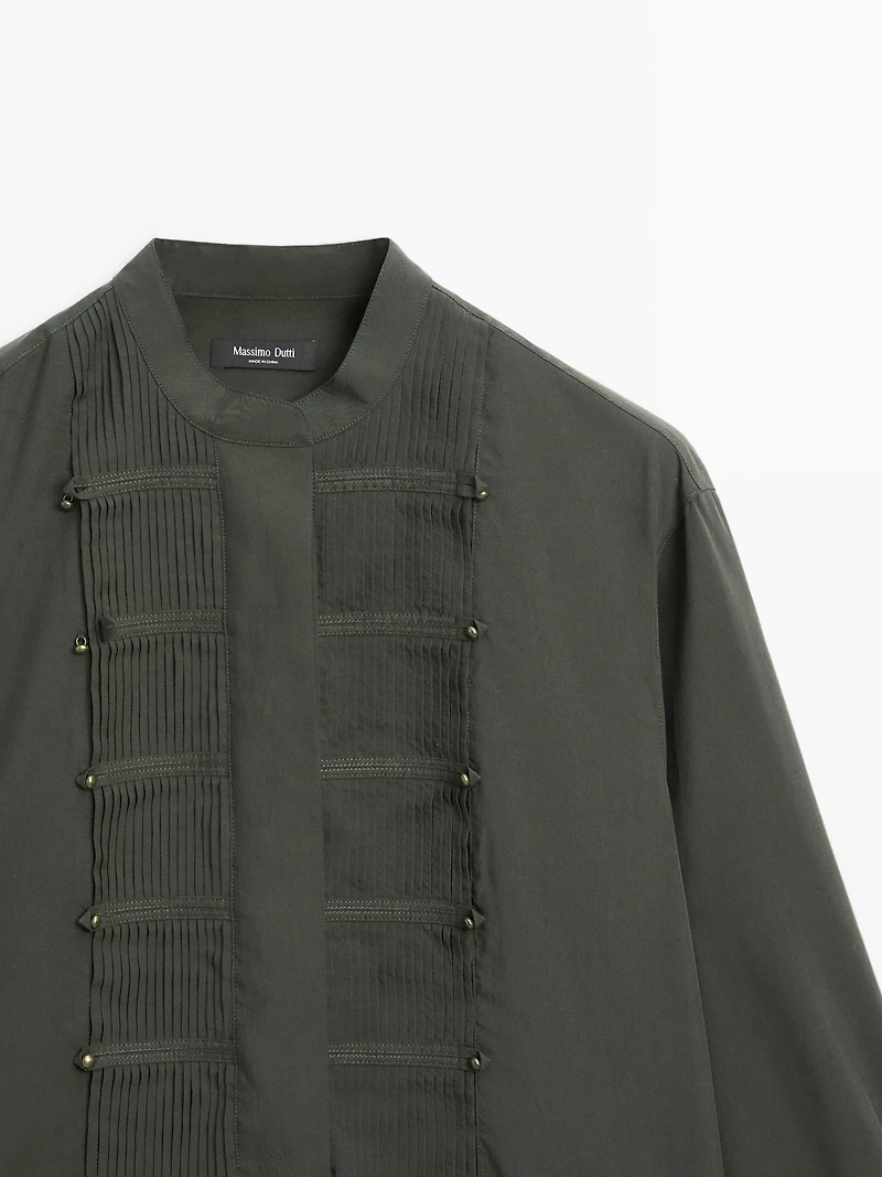 Pintuck shirt with stand collar