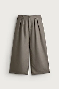 RELAXED FIT STRUCTURED PLEATED PANTS