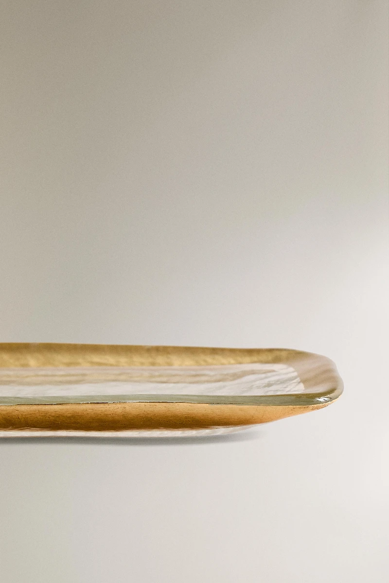 GLASS SERVING DISH WITH A GOLDEN RIM