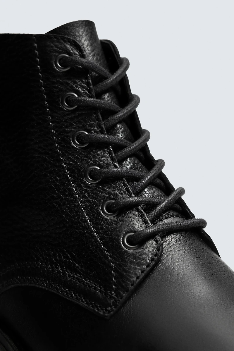 LACED LEATHER BOOTS