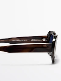 Oval sunglasses
