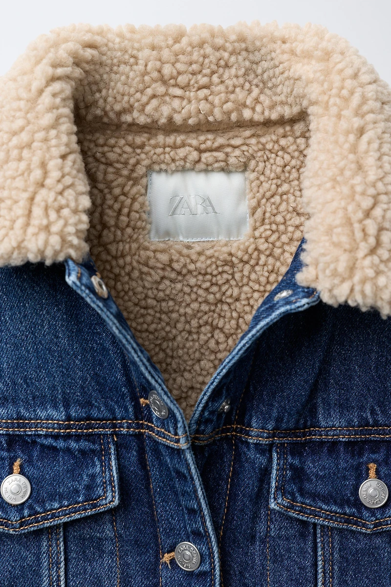 HELLO KITTY © SANRIO FLEECE TRIM DENIM JACKET