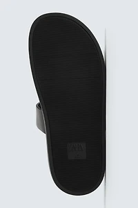 LEATHER STRAP SANDALS