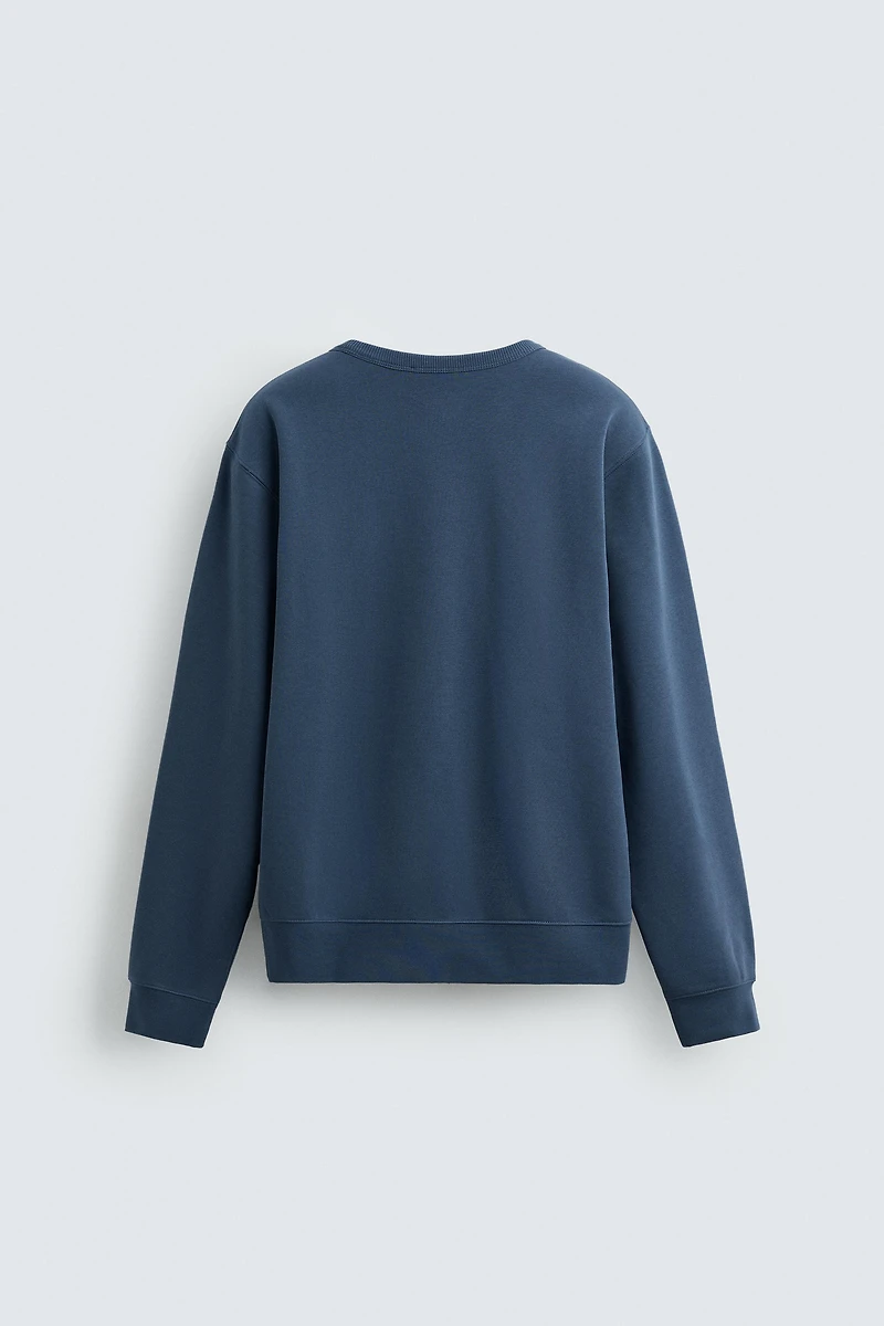 BASIC CREWNECK SWEATSHIRT