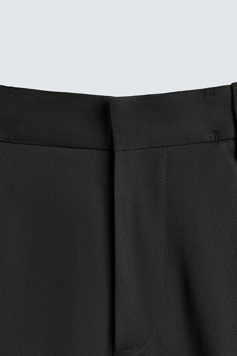 PLEATED WIDE FIT PANTS