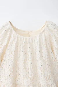 ROBE DENTELLE ET BRILLANTS