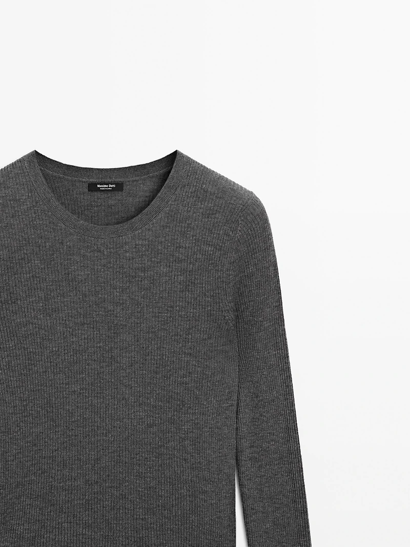 Pull laine en maille côtelée