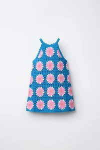 ROBE EN MAILLE CROCHET À FLEURS