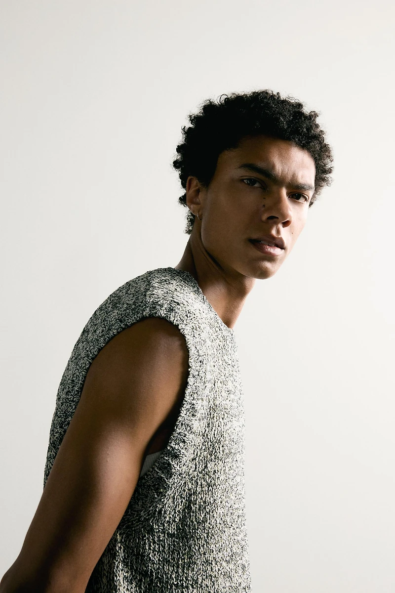 TEXTURED KNIT VEST